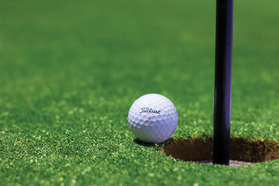 Find den perfekte golfbane til en spændende dag på greenen